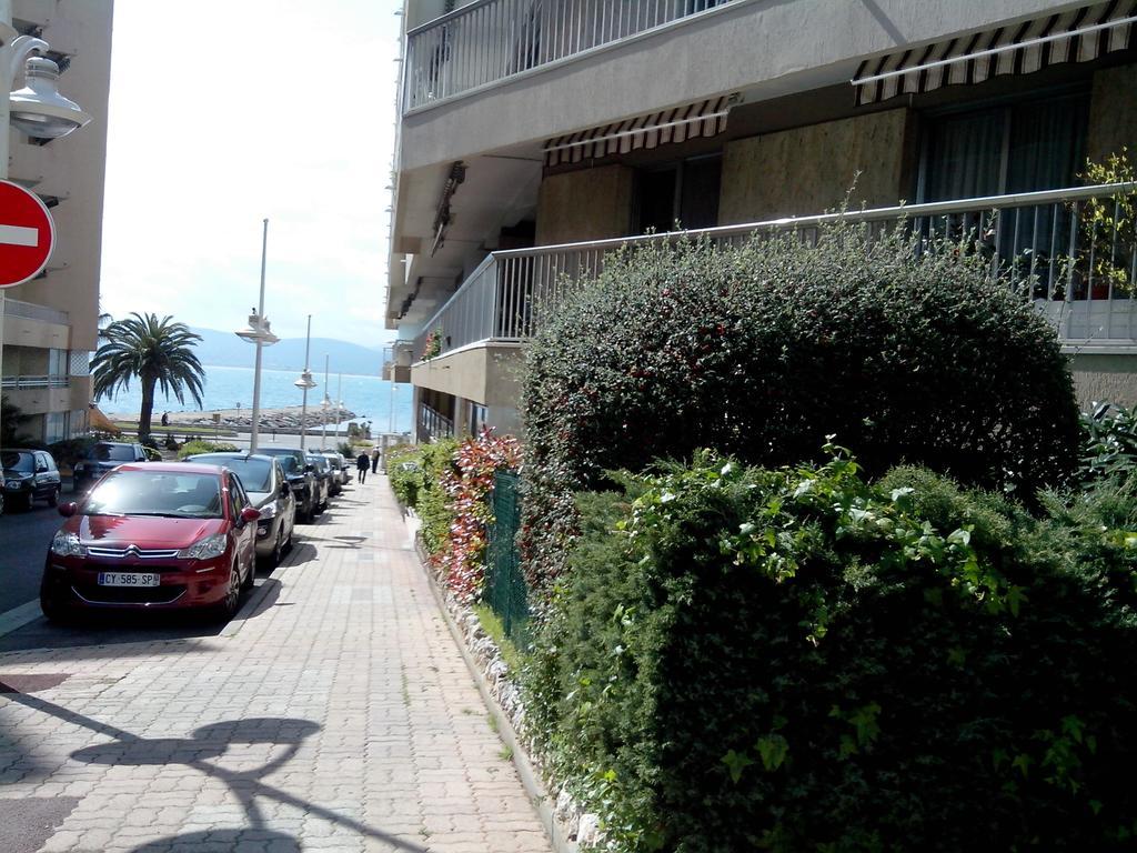 Appartement Promenade Des Bains Сен-Рафаель Екстер'єр фото